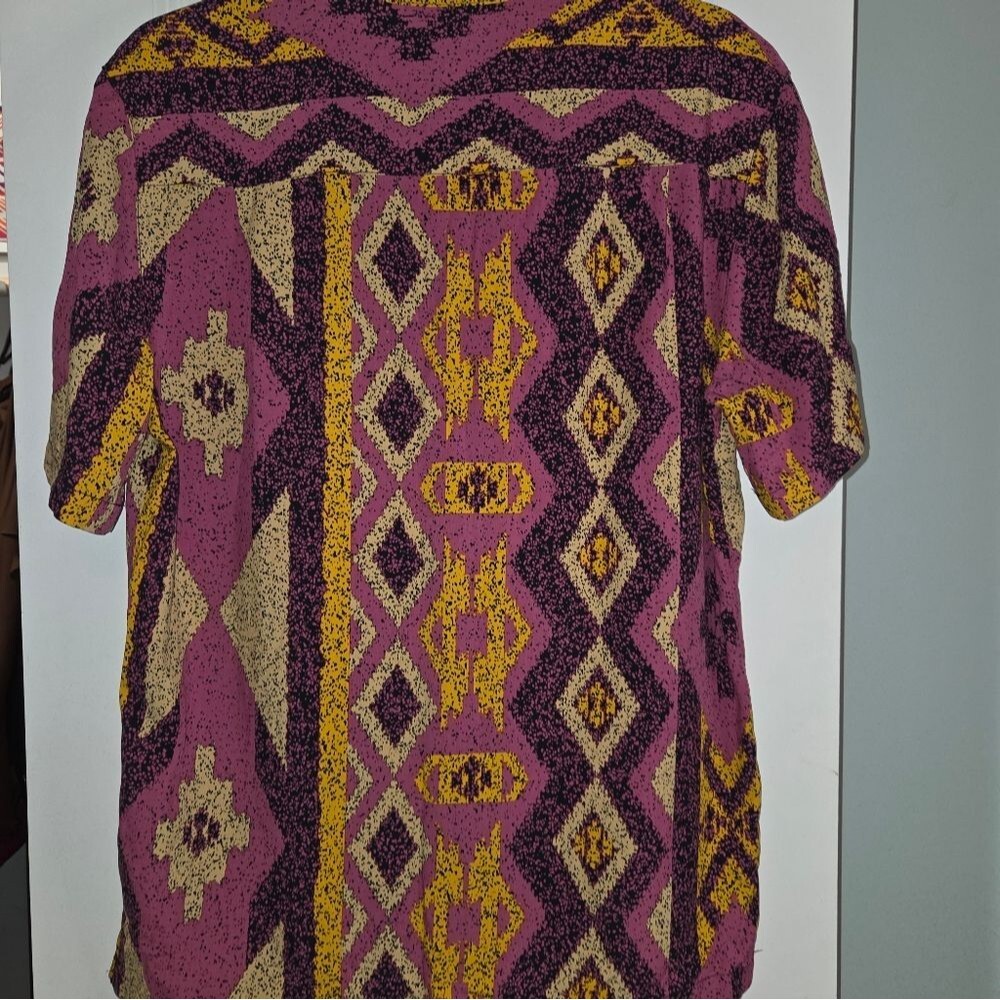 Urban Outfitters Men's Art Deco Rayon Button Down Short Sleeve Shirt - Picture 9 of 11